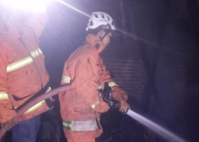 Dapur Rumah Warga di Kutorejo Mojokerto Terbakar, Api Padam dalam 54 Menit
