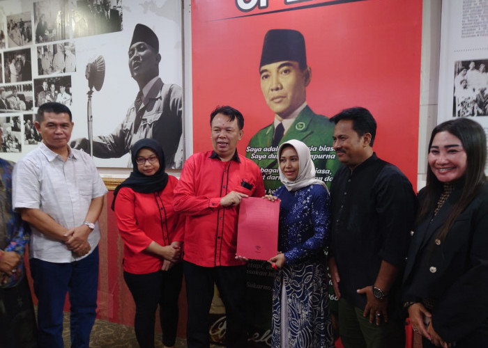 Daftar Lewat PDIP, Ning Ita Berkomitmen Tuntaskan Pembangunan Galeri Soekarno di Mojokerto