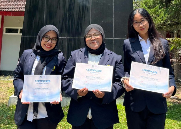 Bongkar Sengketa Desain Sepatu Lokal vs Merek Tiongkok, 3 Mahasiswa Unej Raih Juara 3 Kompetisi Hukum Nasional