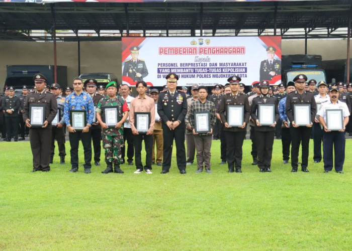 Hari Pahlawan, Polres Mojokerto Kota Berikan Penghargaan Pada Warga dan Personel 