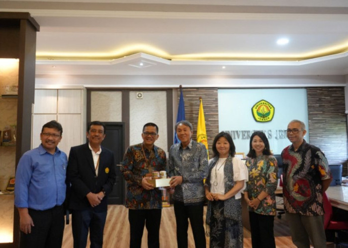 Belajar Rahasia Jepang Jadi Negara Maju, Mahasiswa FISIP Unej Peroleh Kuliah Langsung dari Konjen Jepang