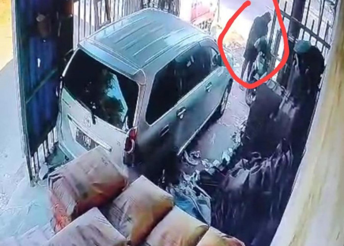 Masuk Toko Bangunan 10 Menit, Honda Vario Milik Warga Kediri Raib Dicuri di Trowulan