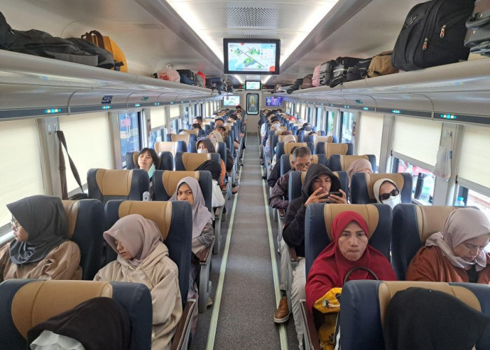 Libur Panjang Kenaikan Isa Almasih, Ratusan Tiket Kereta Api Terjual di Stasiun Mojokerto