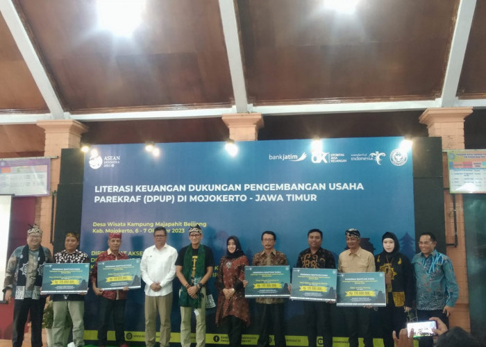 Menparekraf Sandiaga Uno Salurkan Bantuan Rp 600 Juta untuk Pengembangan 5 di Desa wisata di Jawa Timur