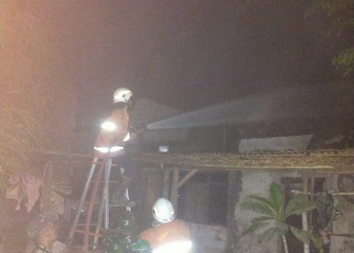 Rumah dan Tempat Service Elektronik di Ngoro Mojokerto Terbakar