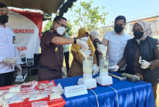 Kejari Mojokerto Musnahkan Barang Bukti 130 Perkara, Dominasi Narkotika Masih Tinggi