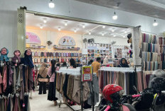 Toko Cantix Hijab Dipenuhi Pengunjung Jelang Hari Raya Idul Fitri
