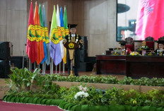 Rektor Unej Ingatkan 800 Wisudawan: AI Bisa Gantikan Pekerjaan, Tapi Tidak Empati dan Integritas