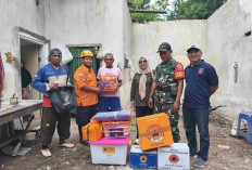 BPBD Jember Beri Penguatan Psikologis dan Serahkan Bantuan Stimulan BBR kepada Korban Bencana