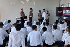 Polres Mojokerto Beri Edukasi Ganda ke Pelajar,  Tertib Lalin dan Stop Perundungan di Sekolah