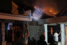 Rumah di Jetis Mojokerto Terbakar, Empat Unit Damkar Dikerahkan