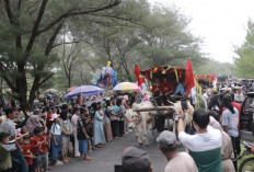 Rayakan Lebaran Ketupat Kawasan Watu Ulo Jember Dipadati Pegon