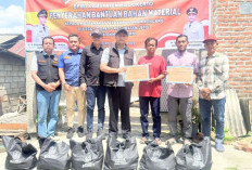 Wabup Mojokerto Salurkan Bantuan Perbaikan Rumah Rusak Akibat Angin Kencang