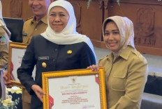 Wali Kota Mojokerto  Raih Penghargaan Pembina Siskamling Terbaik V Jatim 2025