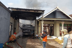 Kebakaran Hanguskan Dua Bangunan Rumah dan Satu Truk di Mojokerto