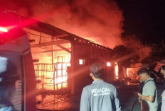 Kebakaran Hanguskan Home Industri Sepatu di Mojokerto, Kerugian Capai Rp 300 Juta