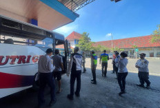 Sopir Bus Ditegur! Aksi Ugal-ugalan Jadi Sorotan, Petugas Turun Tangan di Terminal Mojokerto