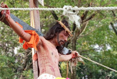 Teatrikal Jalan Salib Peringati Jumat Agung di Mojokerto