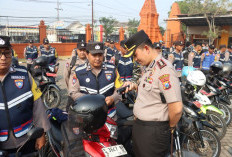 Kapolres Mojokerto Cek Kesiapan Bhabinkamtibmas, Periksa Atribut hingga Kesehatan Personel