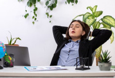 Tetap Fokus Bekerja Saat Puasa: Tips Mengatur Pola Tidur agar Tidak Lemas