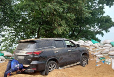 Mobil Fortuner Diduga Rem Blong di Tikungan Gotekan Pacet Mojokerto