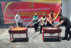 Kejari Kabupaten Mojokerto Musnahkan Barang Bukti Perkara Narkotika Sabu Hingga Pil Double L