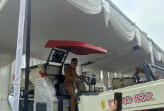 Bukan Bantuan Biasa, Petani Mojokerto Dapat Combine Harvester hingga Traktor Rp1,7 Miliar