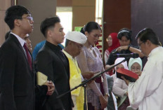 Lantik 59 Dokter Baru, Rektor Unej Tekankan Empati Tetap Jadi 'Obat' yang Tak Bisa Digantikan AI