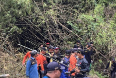 Cegah Banjir Susulan, Material Bambu Penyumbat Sungai di Puri Mojokerto Dibersihkan