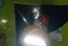 Dapur Rumah di Mojosari Terbakar Saat Malam Hari, Damkar Berpacu Jinakkan Api dalam 13 Menit