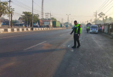 Pengendara Motor Tewas Usai Tabrak Truk Parkir di Trowulan Mojokerto