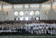 Gubernur Khofifah Ajak 4.000 Hafiz-Hafizah Berdoa untuk Jatim, 12 Wajib Pajak Dapat Hadiah Umrah
