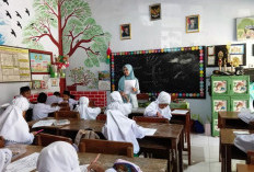 Generasi Alpha Makin Dekat dengan Gawai, Guru Ini Punya Cara agar Buku Tak Kehilangan Tempat