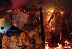 Warung di Ngoro Mojokerto Terbakar, Diduga Akibat Korsleting Listrik