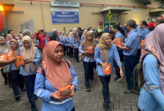 Bagi Takjil Unik di Tjiwi Kimia : Dari Karyawan, oleh Karyawan, untuk Karyawan