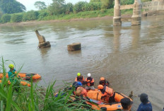Korban Diduga Jatuh Dari Jembatan Ngrame Mojokerto akhirnya Ditemukan Dalam Keadaan Tewas