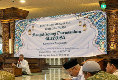 Pengajian Sore dan Takjil Gratis, Daya Tarik Ngabuburit di Masjid Agung Darussalam Mojokerto