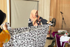 Hari Batik Nasional, KAI Daop 8 Gandeng UMKM Batik Bu Dar Mojokerto Ajak Penumpang Belajar Mencanting