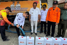 Kemarau Mengancam Pasokan Air, Bupati Mojokerto Salurkan 84 Tangki ke Desa Duyung Trawas