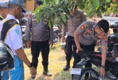 Polisi Sasar Pelajar SMAN 1 Pacet, Knalpot Brong dan Kelengkapan Motor Diperiksa