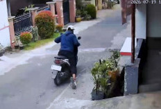 Maling Gasak Motor di Pacet Mojokerto Siang Bolong, Aksinya Terekam CCTV 
